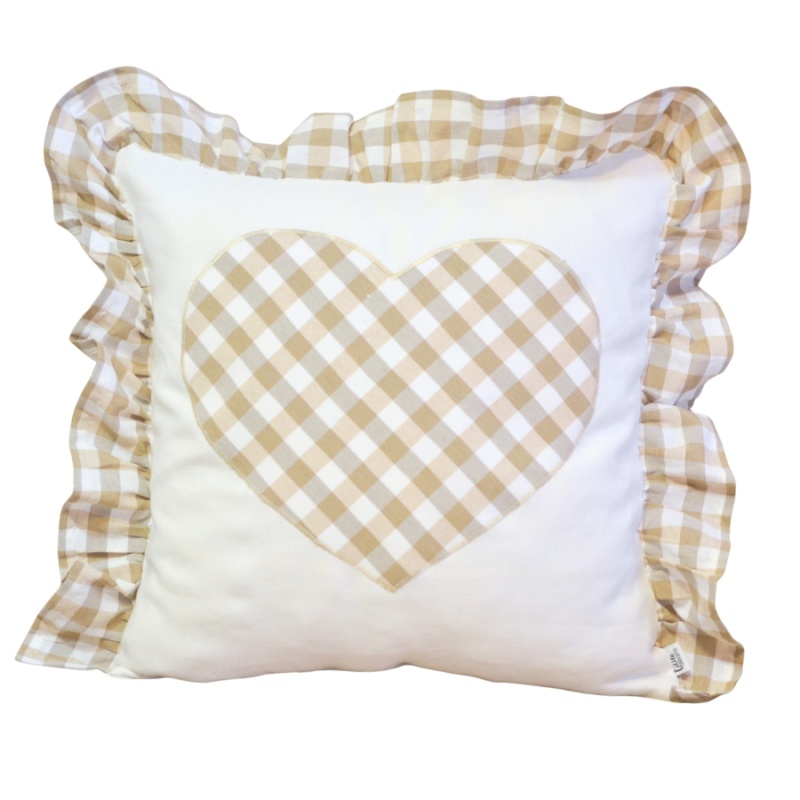 Lniana poszewka z sercem i falbanką