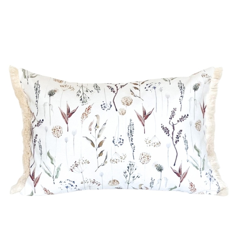 Poszewka dekoracyjna 35x50 w kwiaty polne z frędzlami